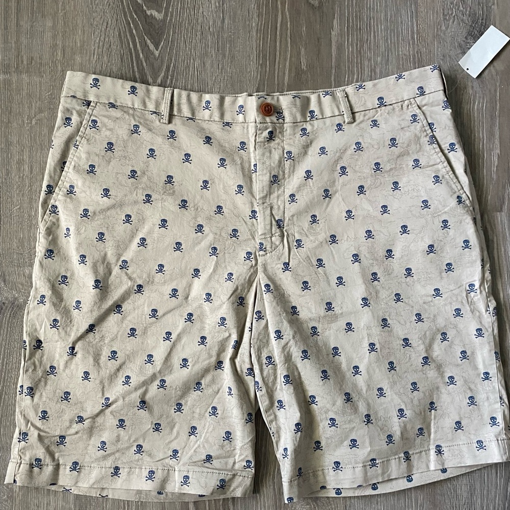 IZOD Saltwater Shorts Men’s 38 Khaki Tan Skull & Crossbones Pirate Treasure Map